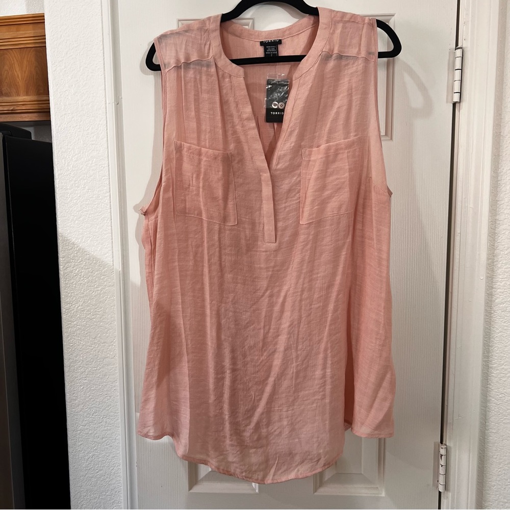 Harper linen pullover tank with pockets.